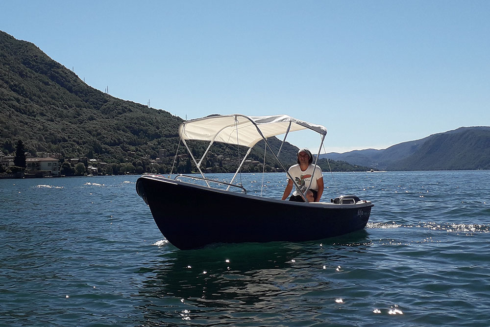barca-sul-lago d'orta a Omegna